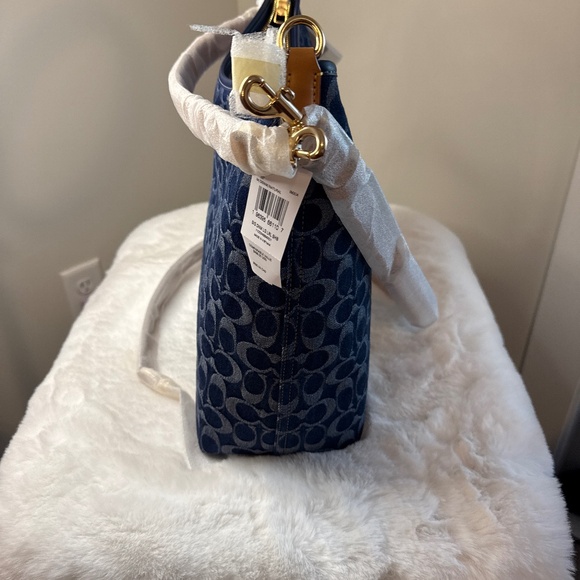New!  Laurel Large Shoulder Bag In Signature Denim - Picture 5 of 8